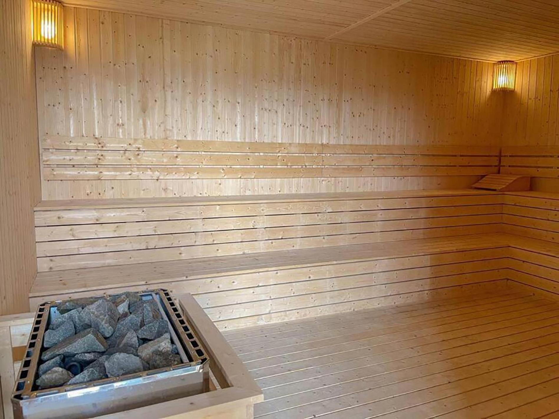 Skyscraper 65 Kl Highest Outdoor Bathtub Luxury Lavish Designer Suite Penthouse Lv65 Kuala Lumpur Exterior photo