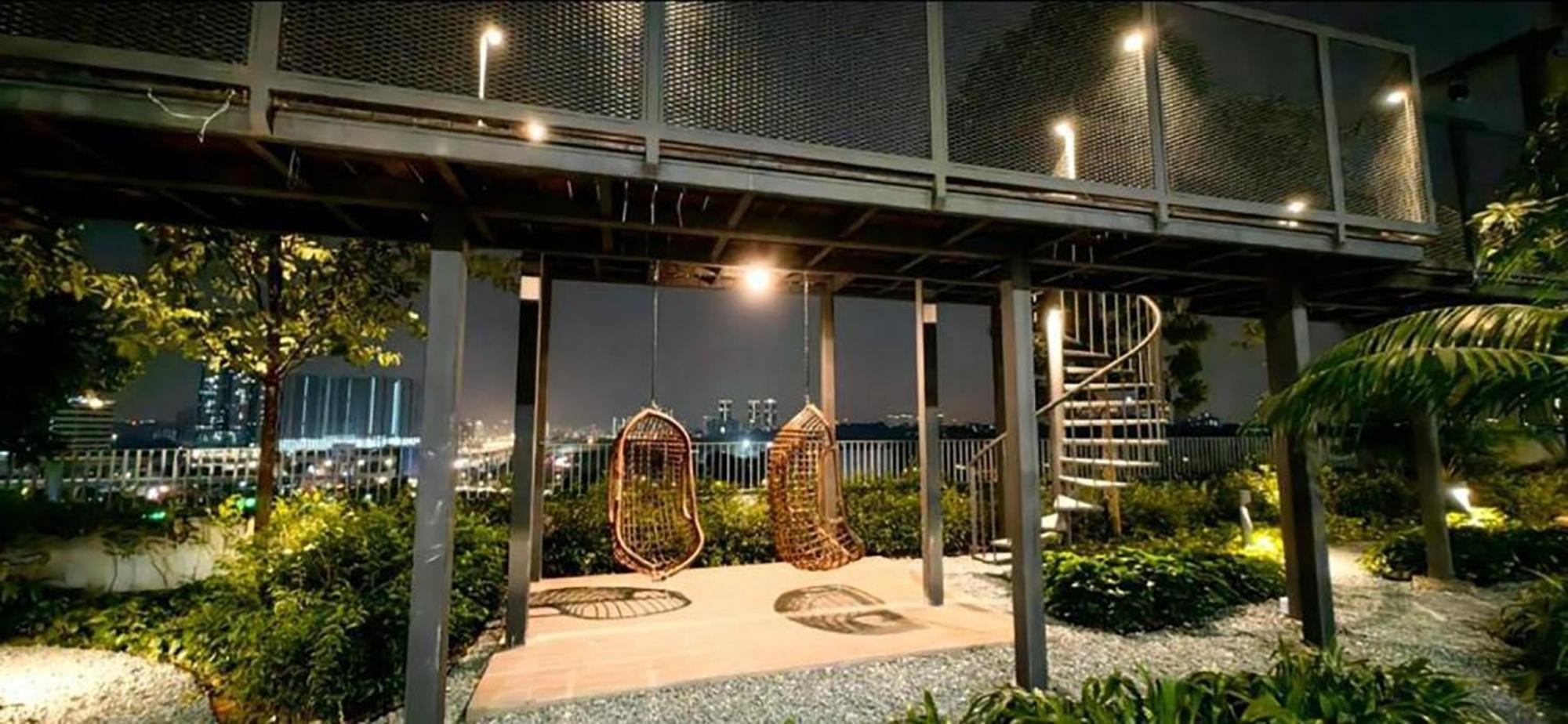 Skyscraper 65 Kl Highest Outdoor Bathtub Luxury Lavish Designer Suite Penthouse Lv65 Kuala Lumpur Exterior photo